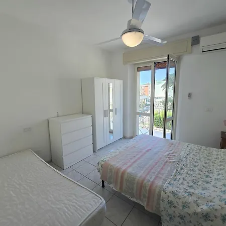 Sofia Apartment, A Pochi Passi Dal Mare Rif A765 *