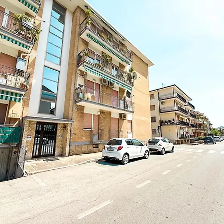 Sofia Apartment, A Pochi Passi Dal Mare Rif A765 דירה *