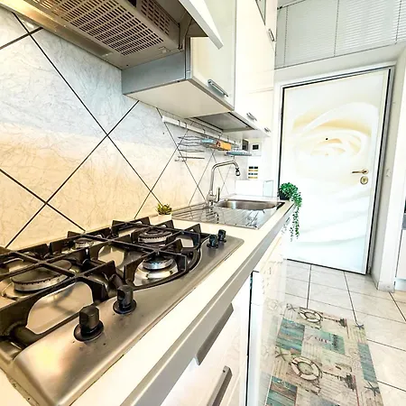 Lägenhet Sofia Apartment, A Pochi Passi Dal Mare Rif A765