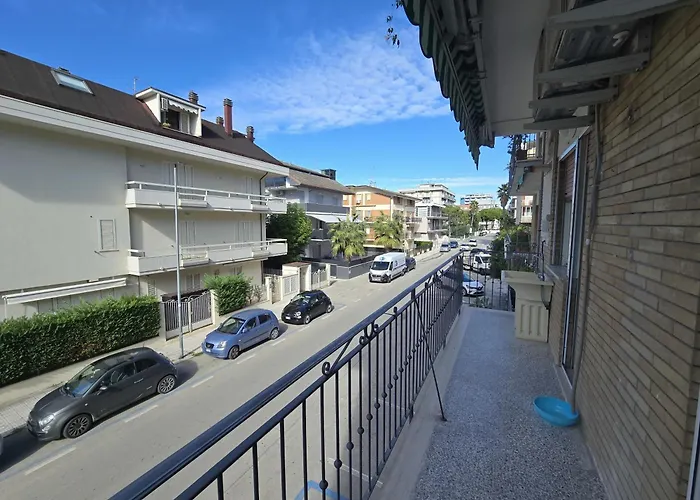 Sofia Apartment, A Pochi Passi Dal Mare Rif A765 דירה *