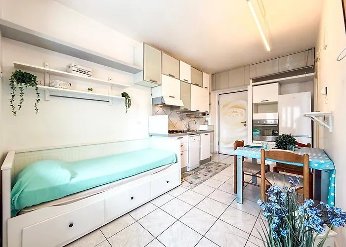 Sofia Apartment, A Pochi Passi Dal Mare Rif A765 דירה *